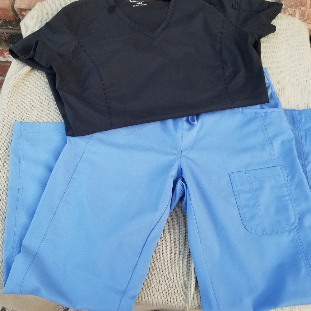 Scrubs set